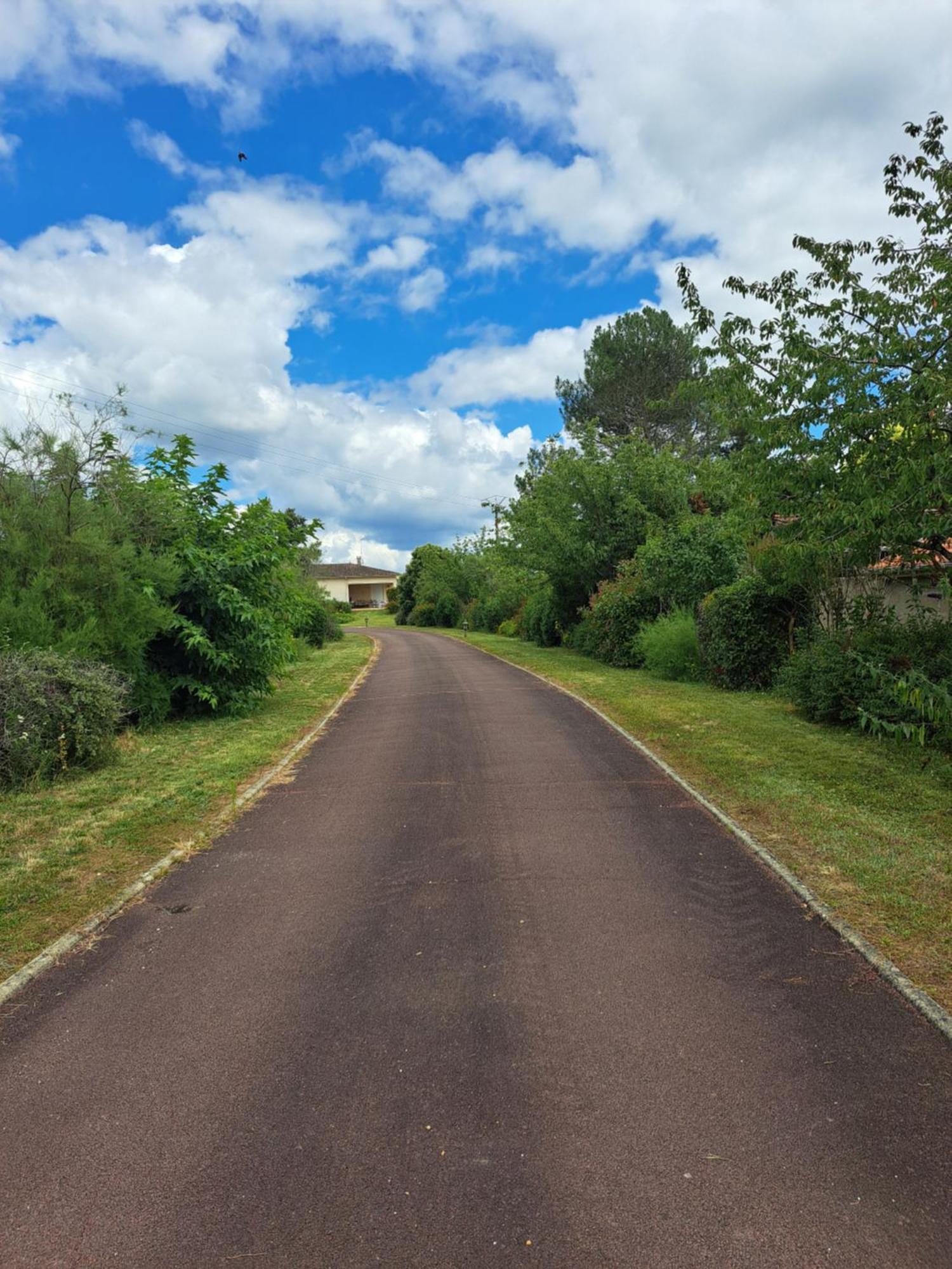 A La Source Villa Saint-Medard-de-Guizieres Buitenkant foto