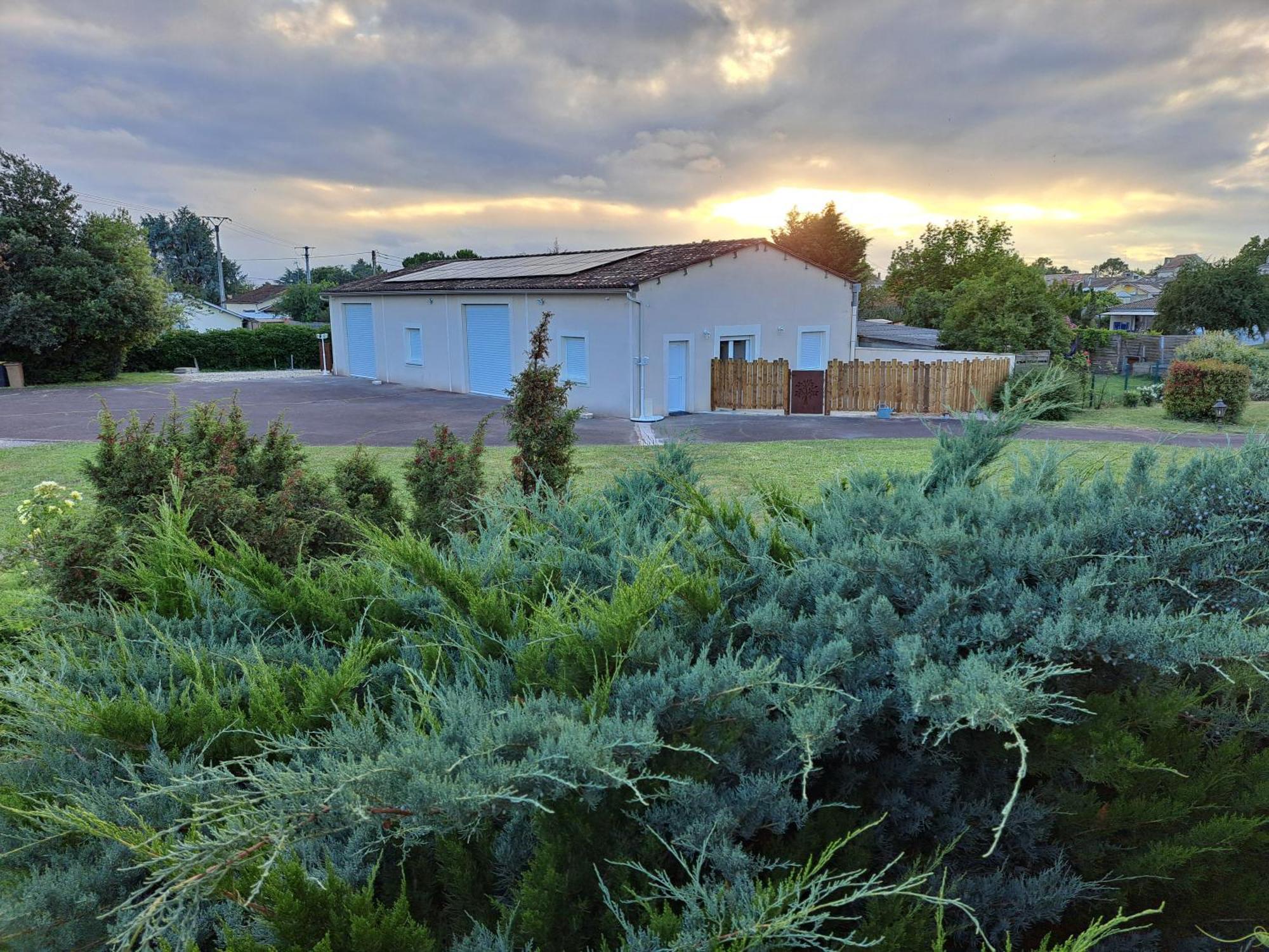A La Source Villa Saint-Medard-de-Guizieres Buitenkant foto